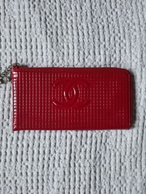 CHANEL Red Quilted Patent Leather Zip Card Holder Wallet